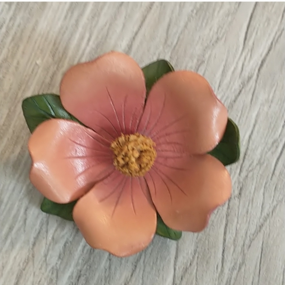 Vintage vinyl floral flower brooch pin